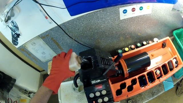 Проявка черно-белой фотопленки в лабораторных условиях. Будни фотолаборанта. смотреть онлайн