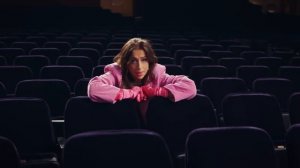 Клип Tate McRae - she's all i wanna be (Official Video)