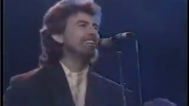 George Harrison, Eric Clapton, Ringo Starr, Phil Collins and Elton John.avi смотреть онлайн