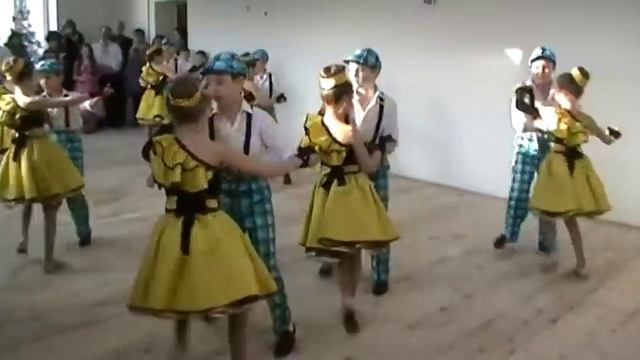 .MP4КАРАМЕЛЬКИ Окница танцевальный колектив смотреть онлайн