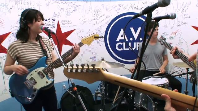 Hospitality — Rikki Don't Lose That Number (Steely Dan cover) смотреть онлайн