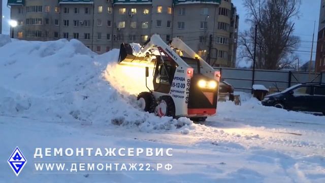 Уборка снега трактором в Барнауле смотреть онлайн