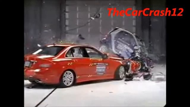Mercedes C300 VS Smart ForTwo - CRASH TEST смотреть онлайн