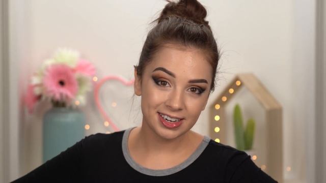 HOLIDAY GLAM Makeup Tutorial | Red Lipstick and Gold Smokey Eye смотреть онлайн