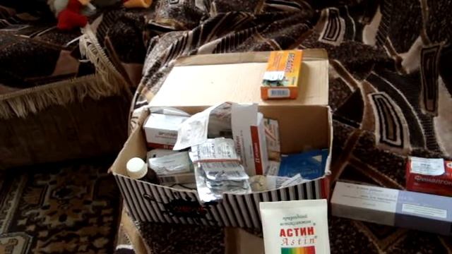 Рассматриваем домашнюю аптечку смотреть онлайн