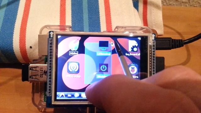 Raspberry Pi with 2.8" Touchscreen смотреть онлайн