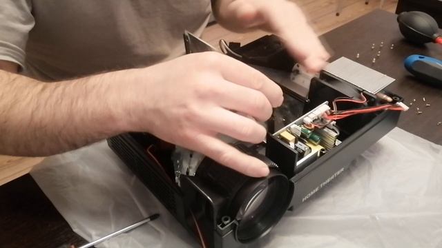 Разбор и чистка проектора TouYinger T26K/L Как почистить проектор от пыли и заменить детали. смотреть онлайн