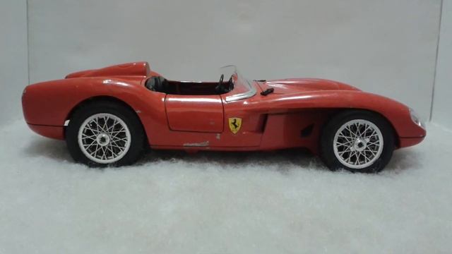 Ferrari 250 Testa Rossa (1957) [Bburago 1/18] смотреть онлайн