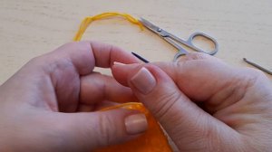Как спрятать хвостики нитей, оставшихся после вязки изделия