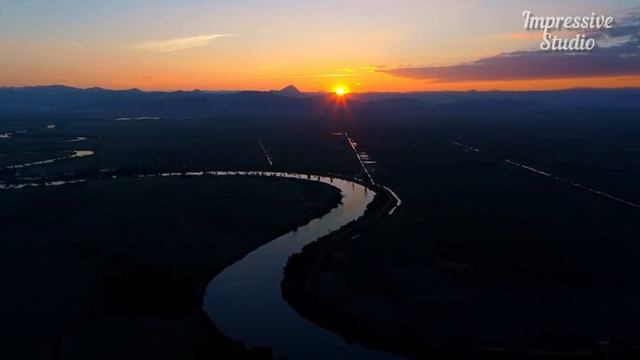 По всему миру с неба падают металлические шары смотреть онлайн