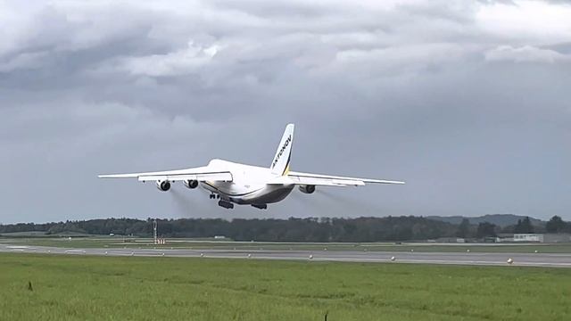 Antonow AN-124 Start Flughafen ZRH Zürich-Kloten смотреть онлайн