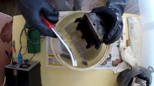 Электролитический способ очистки от ржавчины. Электролиз
