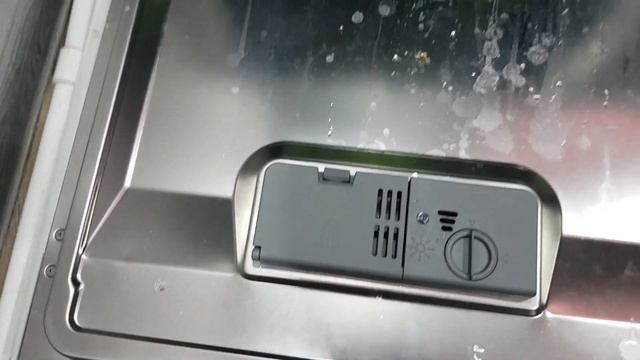 Посудомоечная машина компактная Candy CDCP 8/ES-07. Обзор