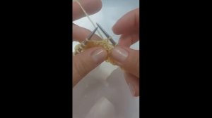 КАК ВЯЗАТЬ ДВОЙНУЮ ПРОТЯЖКУ / Способ убавки петель / Вязание #shorts #shortsvideo