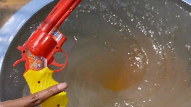 Experiment Whirlpool Hole Vs Car and Other Toy смотреть онлайн