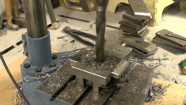 Сверлильный станок в работе смотреть онлайн