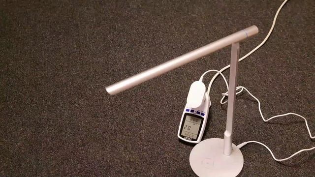 Обзор настольной лампы со встроенной беспроводной зарядкой J XUAN TL201 смотреть онлайн