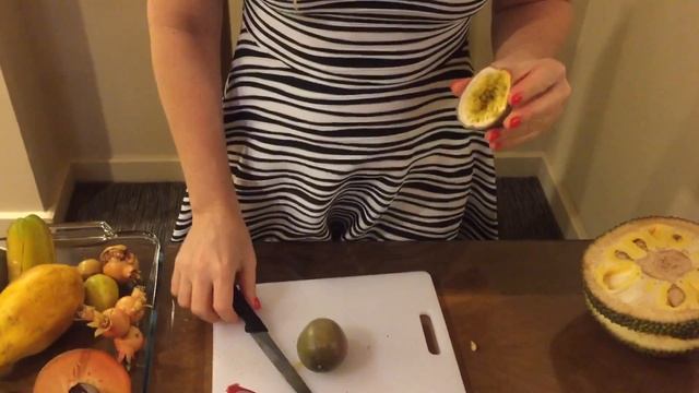 ЭКЗОТИЧЕСКИЕ ФРУКТЫ - КАК РЕЗАТЬ И КУШАТЬ смотреть онлайн