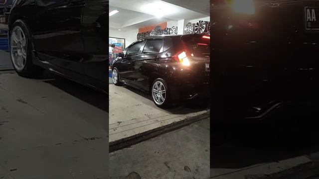 Honda Jazz GK 5 Pakai Velg JDM Style Ring 17 HSR Boon Chat 081196206330 #hondajazz #hsroriginal смотреть онлайн