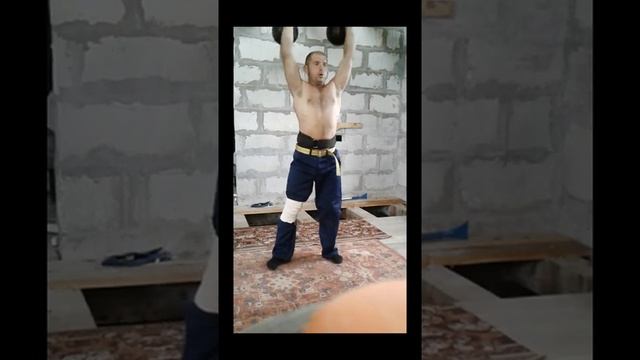 Подъём гирь 32 кг. 11 раз. смотреть онлайн