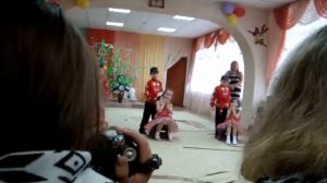 детский танец «Табуреточки»