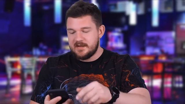 ШОК! Смартфон В ЧЕХЛЕ и ноутбук ПОДРАЛИСЬ смотреть онлайн