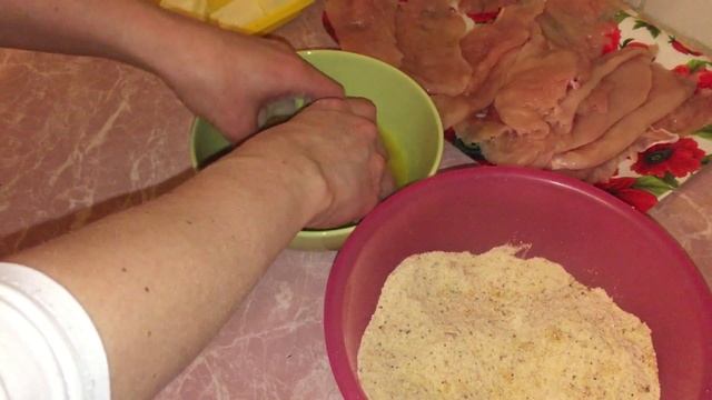 Котлеты по-киевски. Подробный видеорецепт. смотреть онлайн