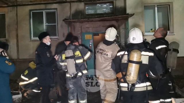 Серьезный пожар на ул. Кутузова в Туле: спасены более 30 человек смотреть онлайн