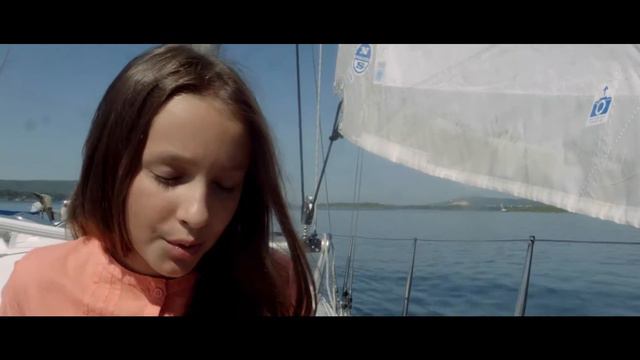 Екатерина Альмендеева-Волнами любви (Официальный видеоклип) смотреть онлайн