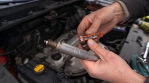 Toyota RAV4  170 000. Как правильно заменить свечи зажигания !