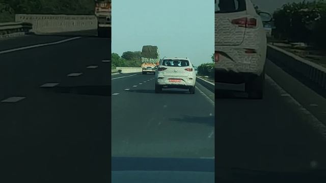 MG Baojun 510 Testing on Ahemdabad Vadodara Express way смотреть онлайн