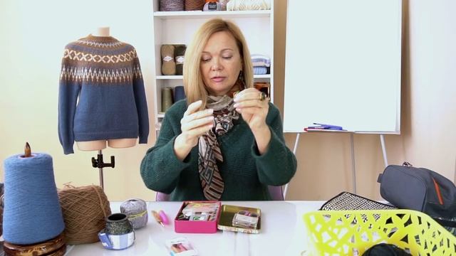 Хитрости для вязания спицами. Как удобно хранить пряжу и спицы / Организация пространства вязальщиц смотреть онлайн