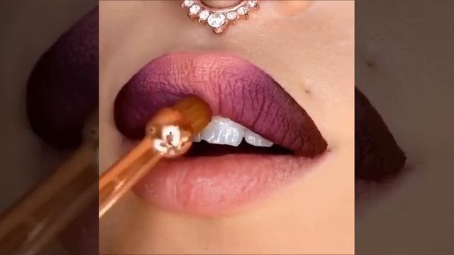 Лайфхак как накрасить губы необычным способом за минуту смотреть онлайн