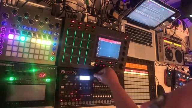 Emanuil Hristov - LIFT (LIVE studio SESSION) смотреть онлайн