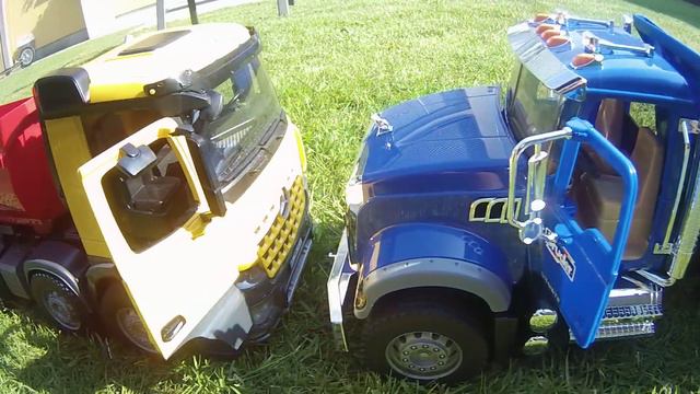 BRUDER TRUCKs MACK vs. Mercedes Benz Halfpipe dump truck. LKW, camion, грузовик, xe tải, รถบรรทุก, смотреть онлайн
