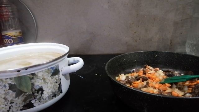 Грибной суп с фаршированными фрикадельками. смотреть онлайн