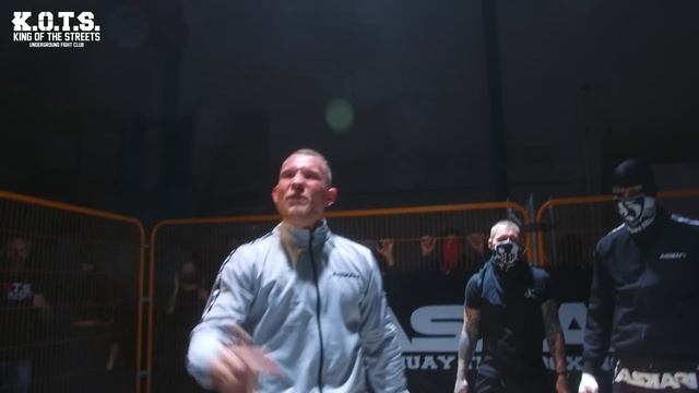 King of the Streets: Simon "The Savage" [New Gen Hooligan] VS "Ronin030" [Hertha Berlin Hooligan] смотреть онлайн