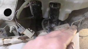 Ремонт Suzuki Grand Vitara / Escudo. Снятие бампера, замена насоса омывателя Сузуки Гранд Витара.