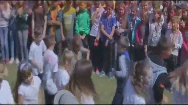 Приглашение на краски Холи смотреть онлайн