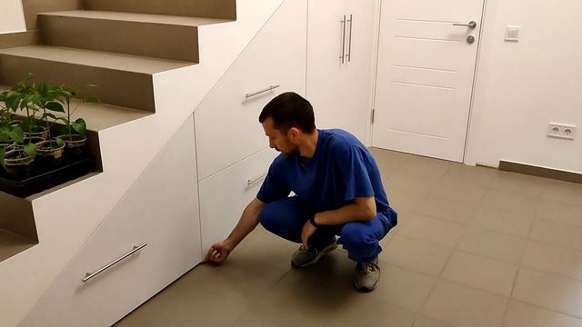 ШКАФ ПОД ЛЕСТНИЦЕЙ. КРАТКИЙ ОБЗОР ГОТОВОЙ РАБОТЫ. смотреть онлайн