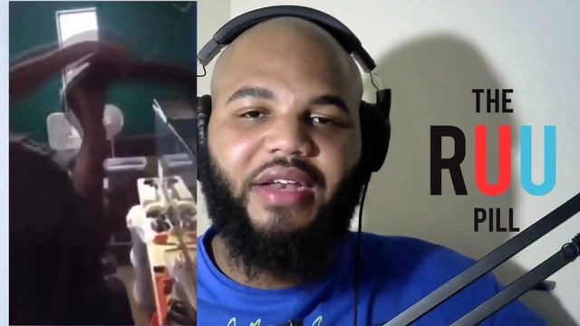 Ryan reacts to lady being bit by python смотреть онлайн