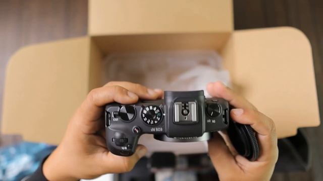 Unboxing Canon EOS RP смотреть онлайн