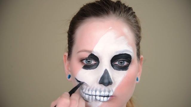 Ripped Skull Face Paint Tutorial смотреть онлайн