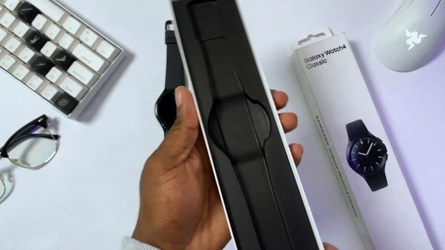 Samsung Galaxy Watch 4 Classic Unboxing! смотреть онлайн