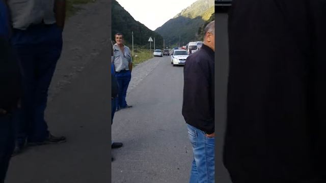 Вызвали дпс что бы оформили тех кто едите по встречной полосе, оформлять отказались всех отпустили смотреть онлайн