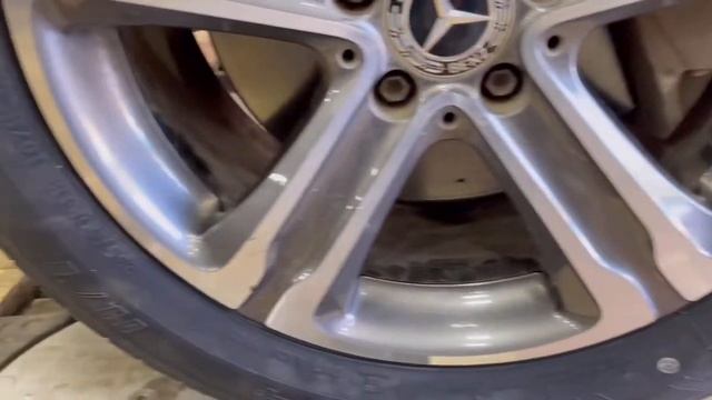 ULTRAMILE 4X4 H/T 235/60/18 (Fitted on Mercedes-Benz ) смотреть онлайн