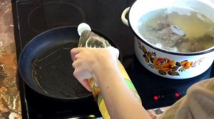 Красный борщ с мясом. Борщ со свининой на кости.