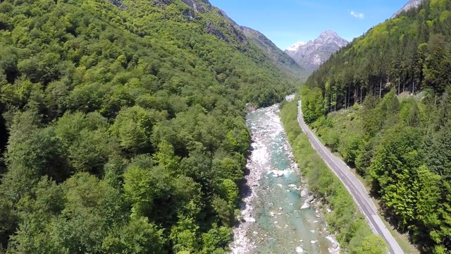 Terra Incognita_LAGO MAGGIORE, Italia & Val Verzasca смотреть онлайн