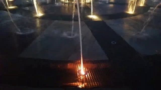 Парк "Спутник" Пенза. Цветомузыкальный фонтан. смотреть онлайн