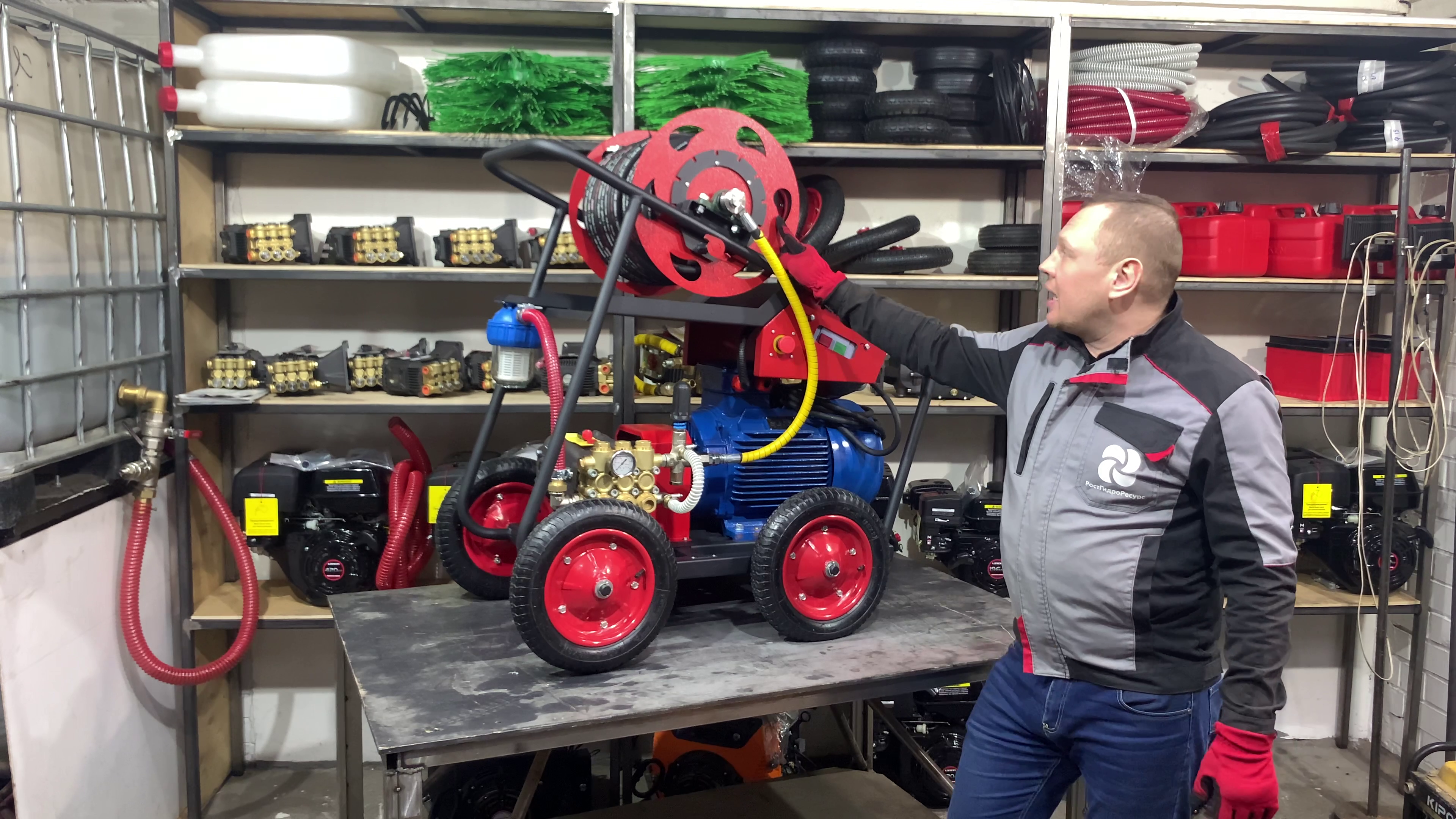 PROteus E3 150/50 - Установка высокого давления с электрическим двигателем на 15 кВт на мобильной ра